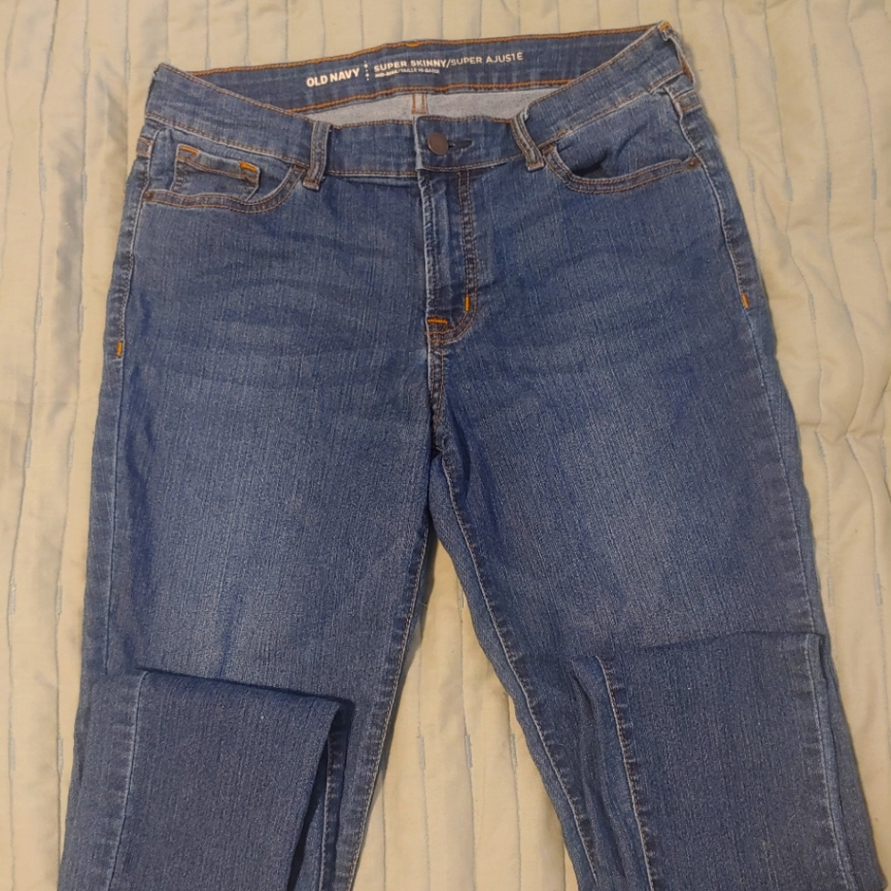 Mid-Rise Super Skinny Old Navy Jeans